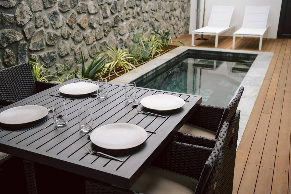 Summer Cosy - Villa Classee 4 Etoiles - 2 Suites Avec Piscine Chauffee Et Jacuzzi Integre Idealement Situee Chemin Summer Saint-Gilles Les Bains Exterior photo
