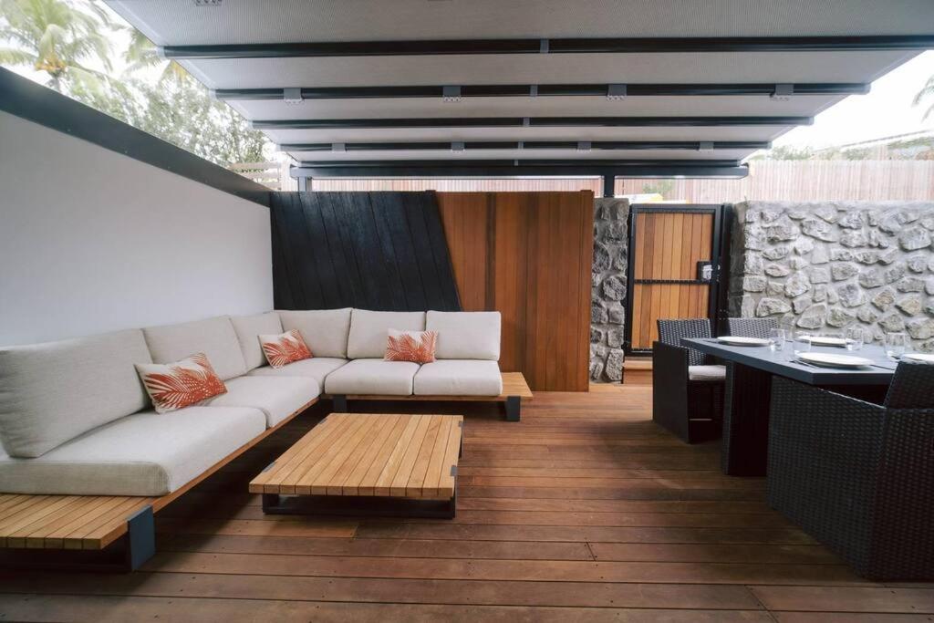 Summer Cosy - Villa Classee 4 Etoiles - 2 Suites Avec Piscine Chauffee Et Jacuzzi Integre Idealement Situee Chemin Summer Saint-Gilles Les Bains Exterior photo
