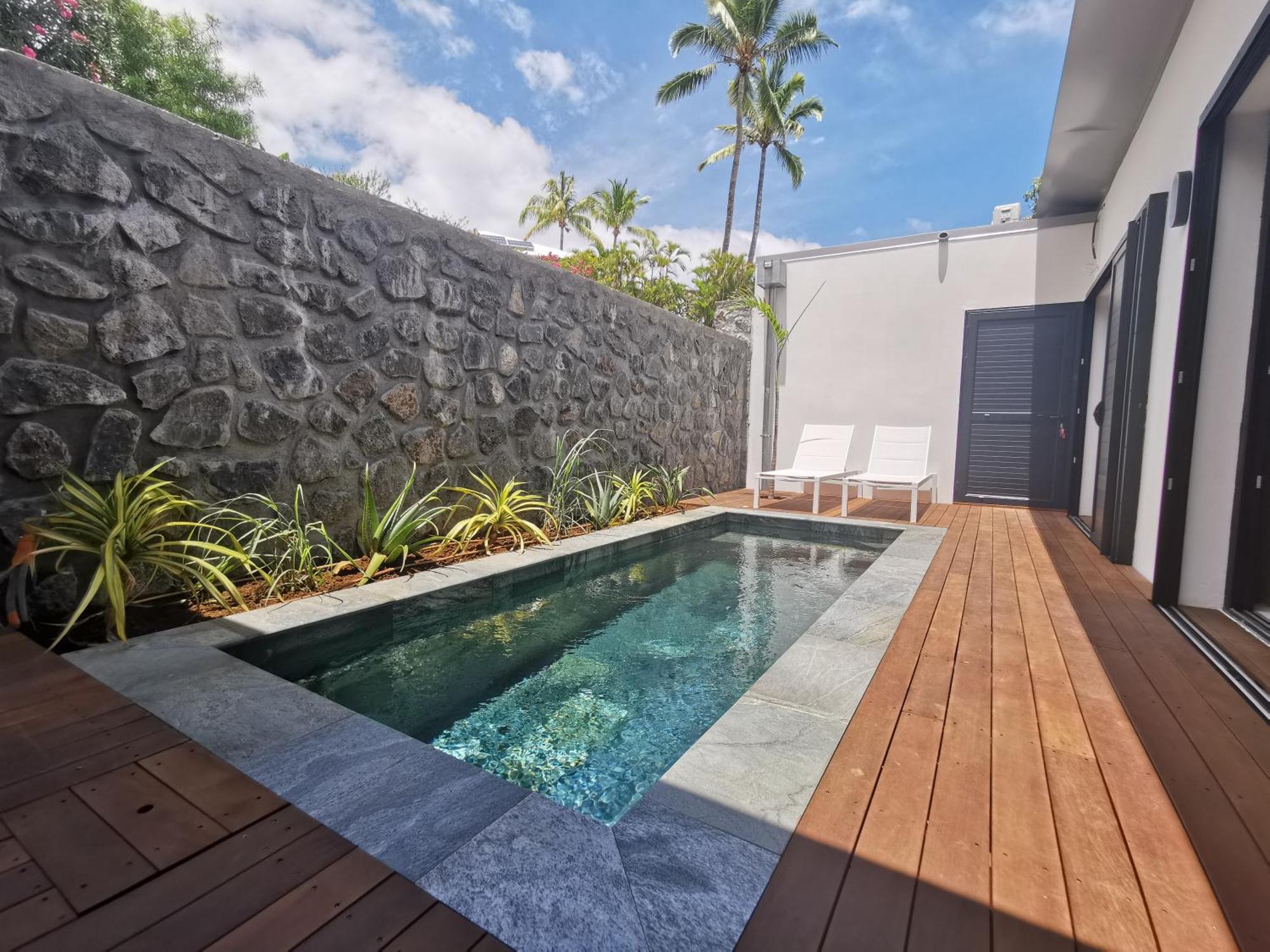 Summer Cosy - Villa Classee 4 Etoiles - 2 Suites Avec Piscine Chauffee Et Jacuzzi Integre Idealement Situee Chemin Summer Saint-Gilles Les Bains Exterior photo